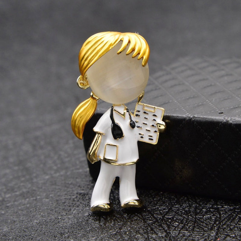 Broche enfermera-zoom-