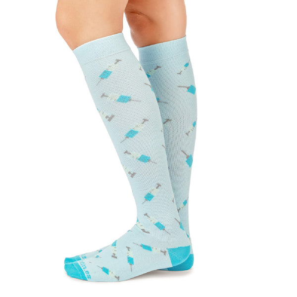 Calcetines compresivos con estampado de jeringas – vista general