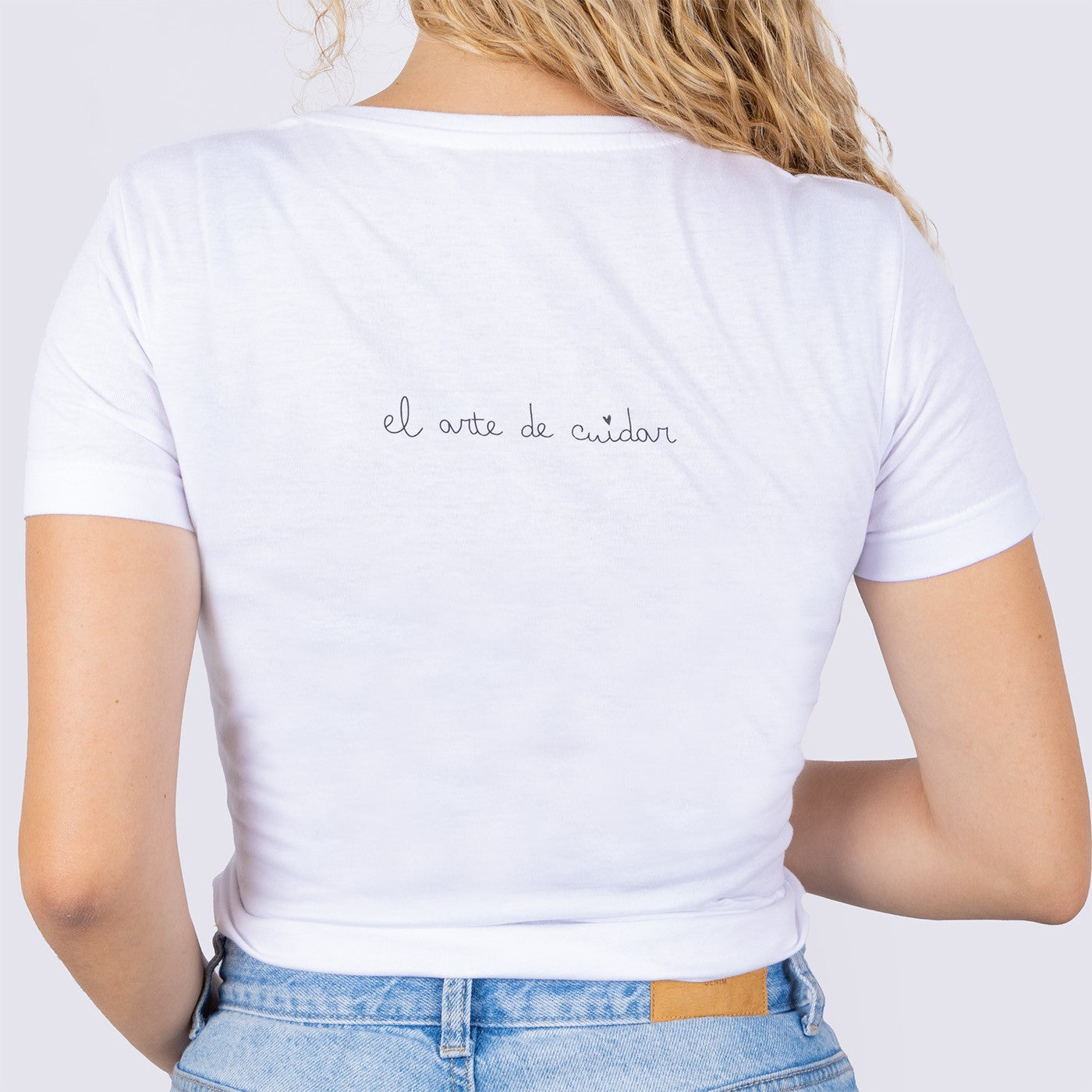 Camiseta blanca mujer - tirita @elartedecuidar_-zoom-2