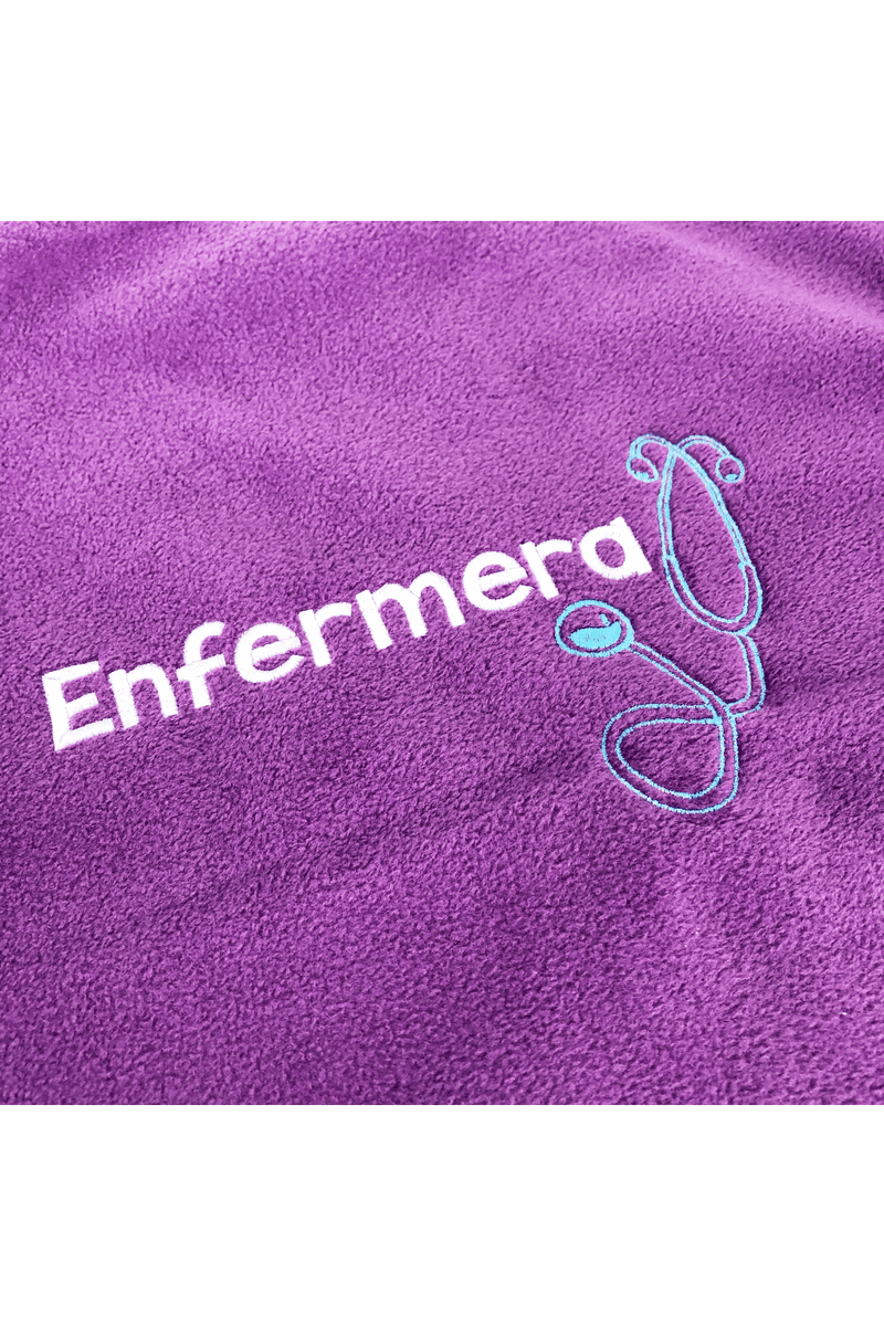Forro Polar Sanitario Mujer Personalizado – Púrpura con bordado TCAE-zoom-