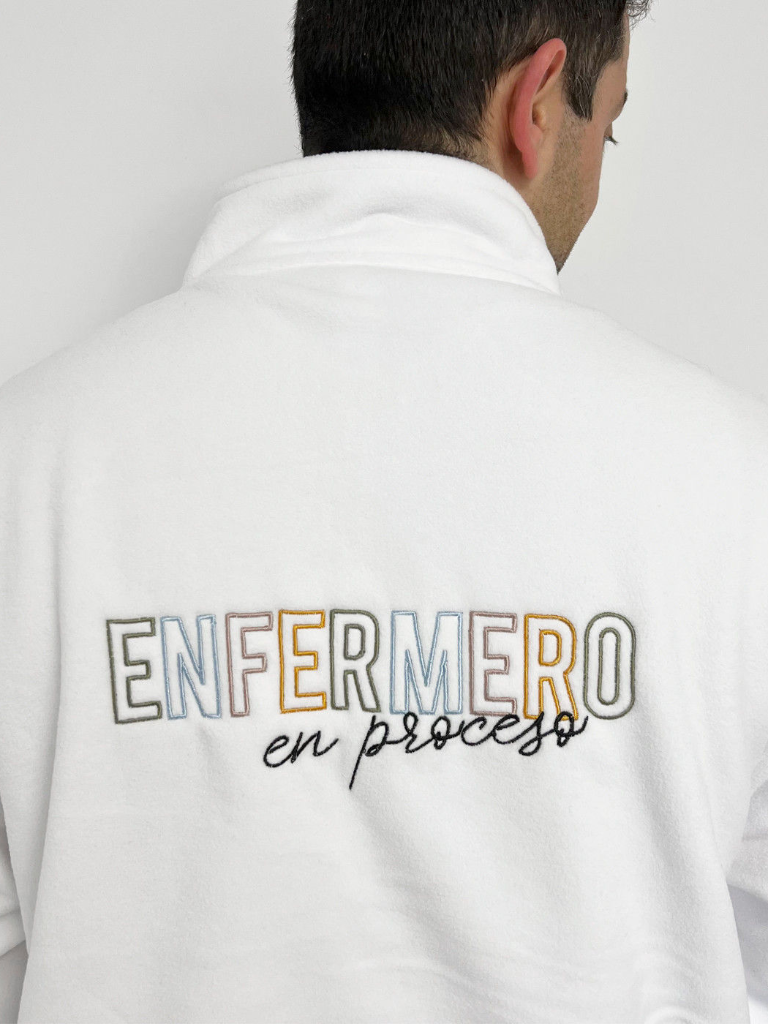 Chaqueta Polar sanitario hombre personalizado – Blanco con bordado Técnico de laboratorio